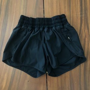 Lululemon Tracker Shorts 4”